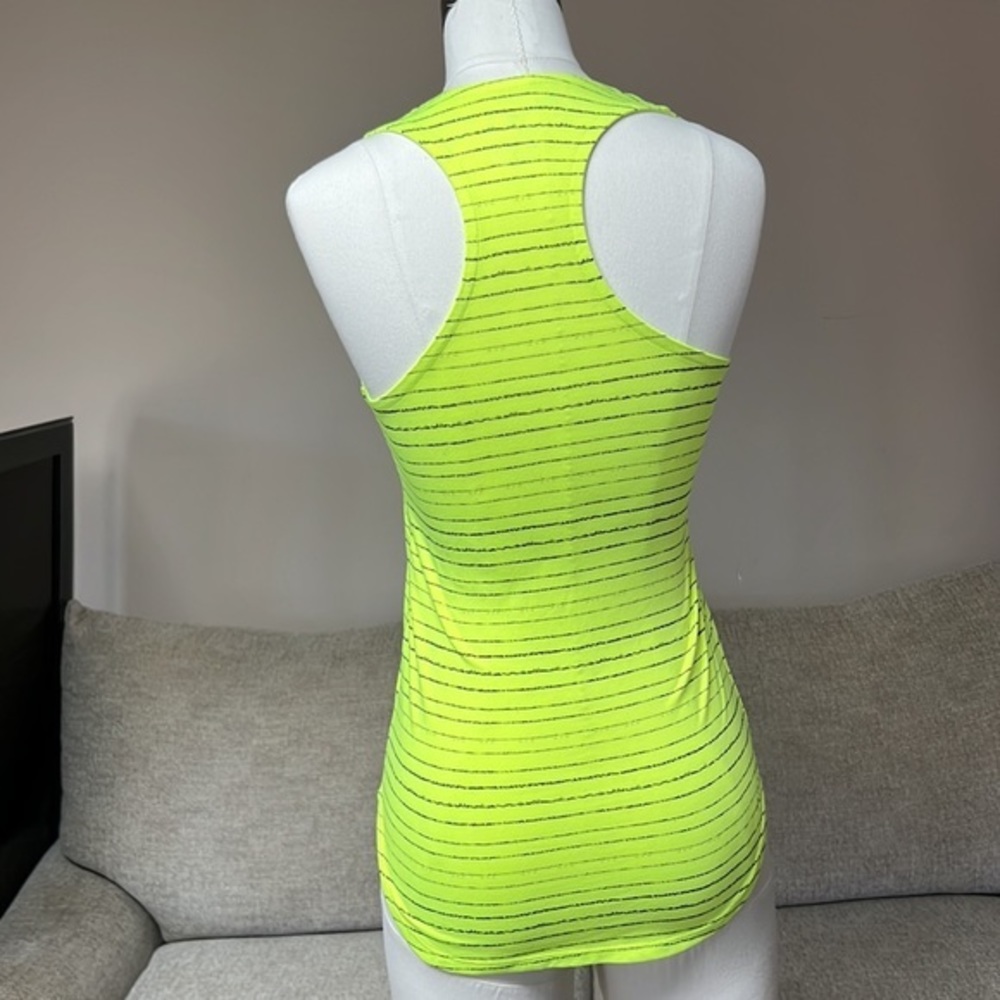 Nike‎ - Picture 6 of 9